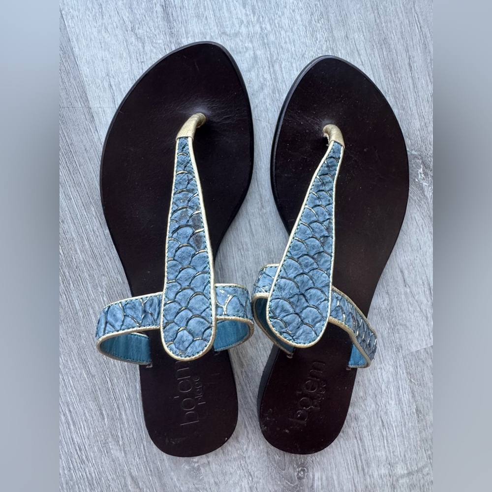 New* Blue & Gold Textured Leather Sandals size 7